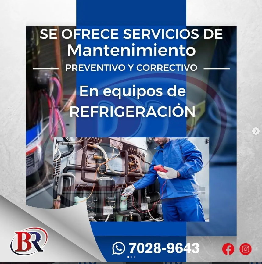 Técnico de BR revisando un equipo de refrigeración con multímetro